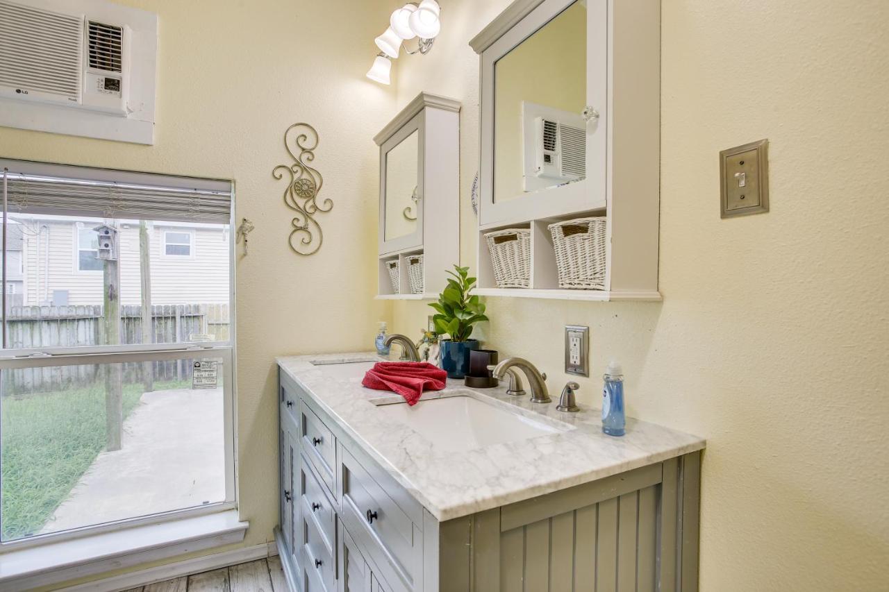 Galveston Cottage About 1 Mi To Beach Pet Friendly! エクステリア 写真